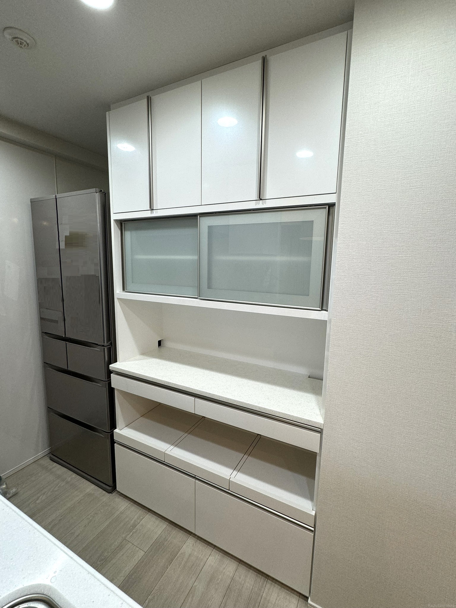 キッチン背面オーダー食器棚を納品｜大阪府泉佐野市マンション 